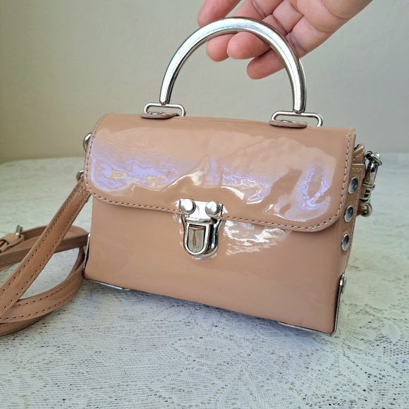 Cute Boxy Mini Bag Crossbody in Nude/Beige with Stud Accents Urban Outfitters - Picture 3 of 16